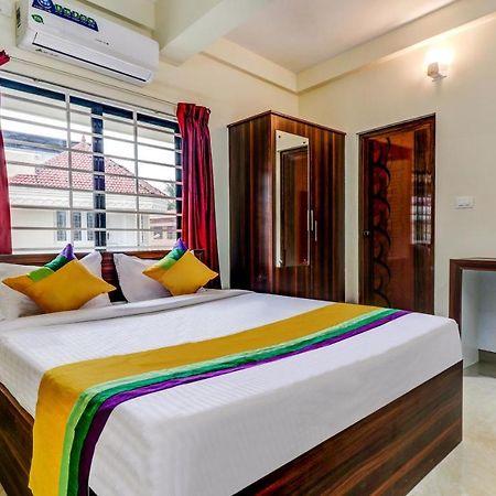 Itsy Hotels Rain Tulsi Stayz, Palarivattom Junction Коччи Экстерьер фото