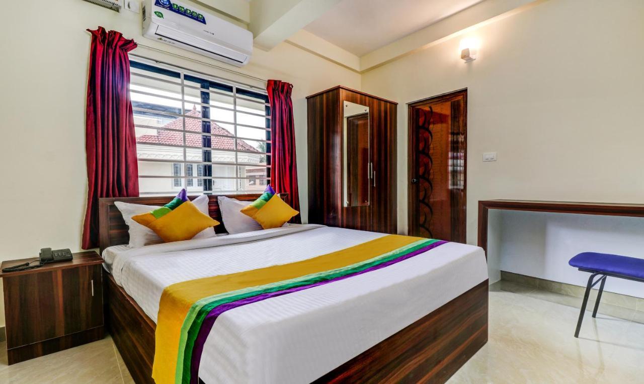 Itsy Hotels Rain Tulsi Stayz, Palarivattom Junction Коччи Экстерьер фото