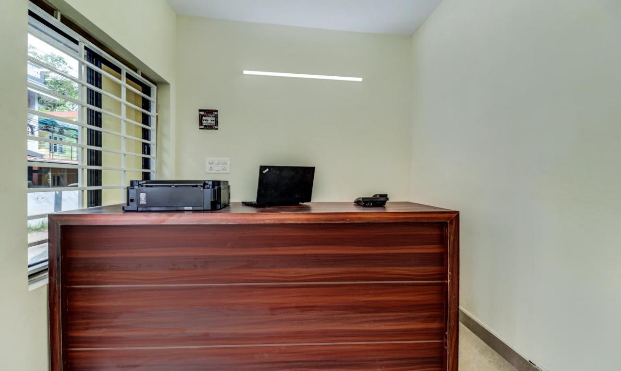 Itsy Hotels Rain Tulsi Stayz, Palarivattom Junction Коччи Экстерьер фото