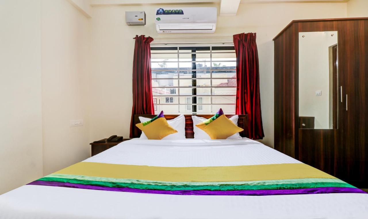 Itsy Hotels Rain Tulsi Stayz, Palarivattom Junction Коччи Экстерьер фото