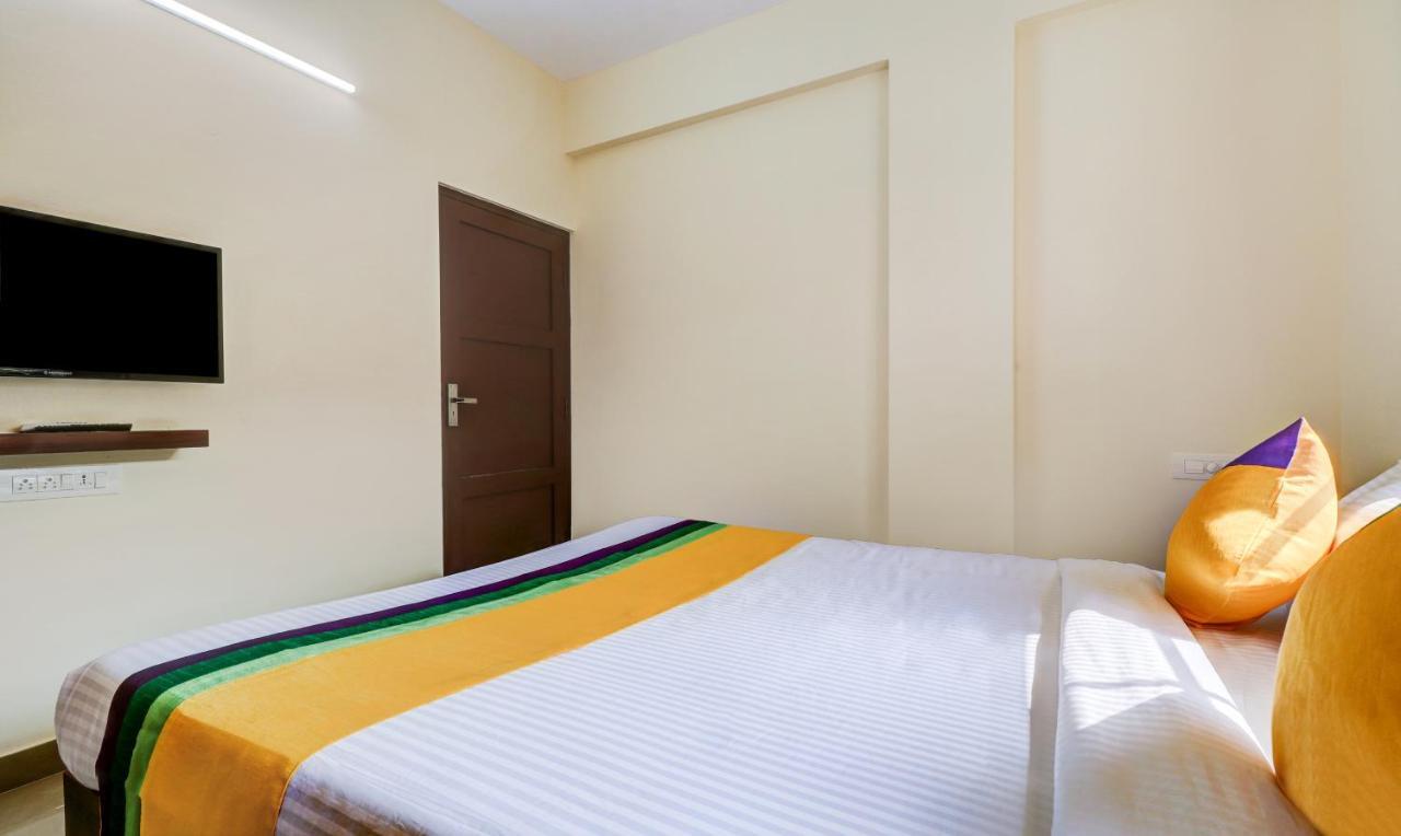 Itsy Hotels Rain Tulsi Stayz, Palarivattom Junction Коччи Экстерьер фото